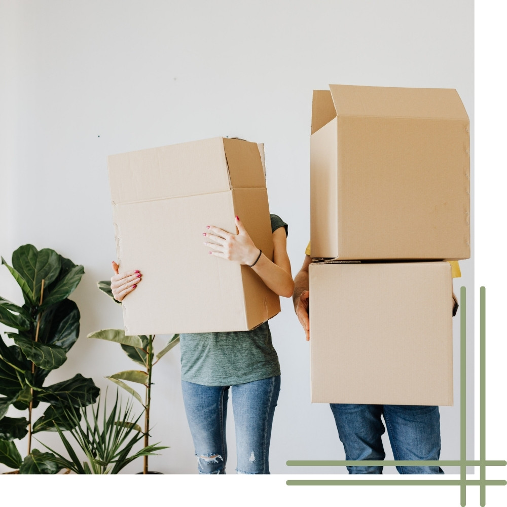 Move in and move out cleaning guide in Kent WA featuring a clean and empty apartment with fresh floors and bright natural light