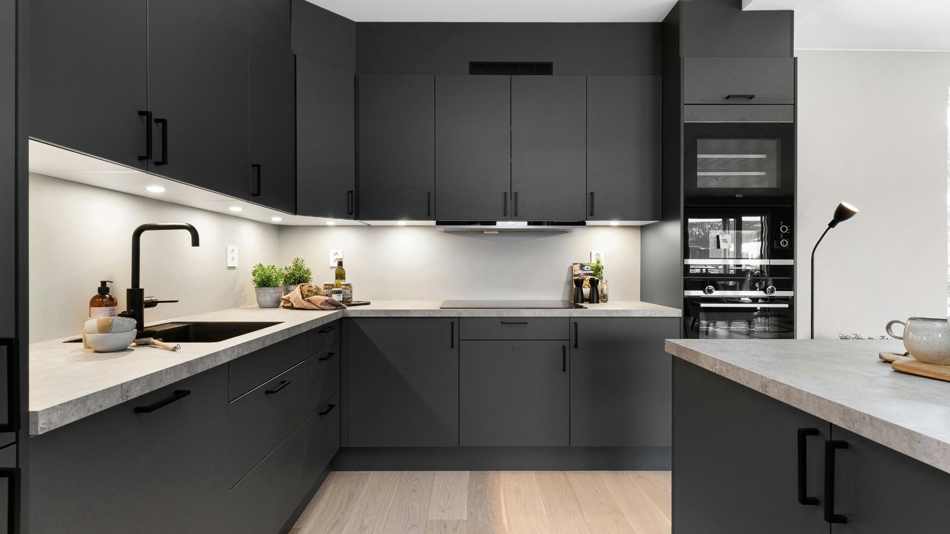 Guide on how often to deep clean your home in Kent WA featuring a fresh and spotless living room with clean surfaces and natural light